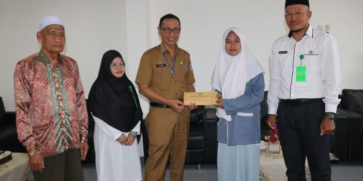 SISWI HSS KEMBALI MENJADI WAKIL KALSEL DALAM AJANG KOMPETENSI SAINS TINGKAT NASIONAL