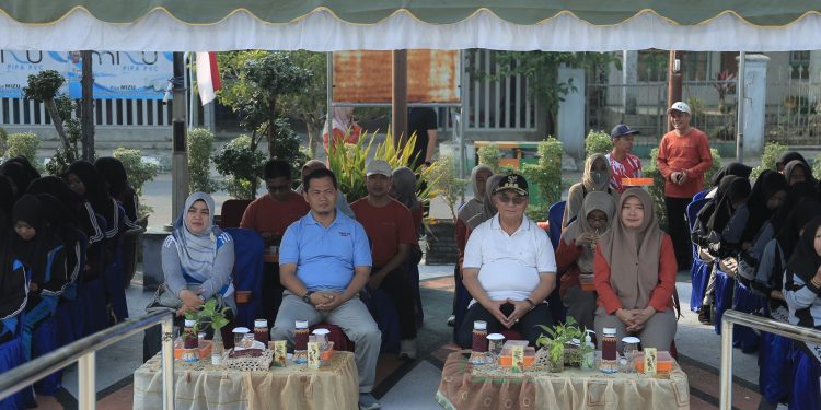 BUPATI HSS TINJAU PELAKSANAAN KEGIATAN AKSI BERGIZI UNTUK GENERASI EMAS KEDEPAN DAN AGAR HSS LEBIH SEHAT