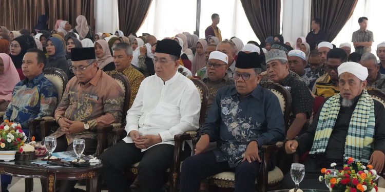 RAJUT KEBERSAMAAN, ZURIAT DATU HAMAWANG GELAR SILATURAHMI