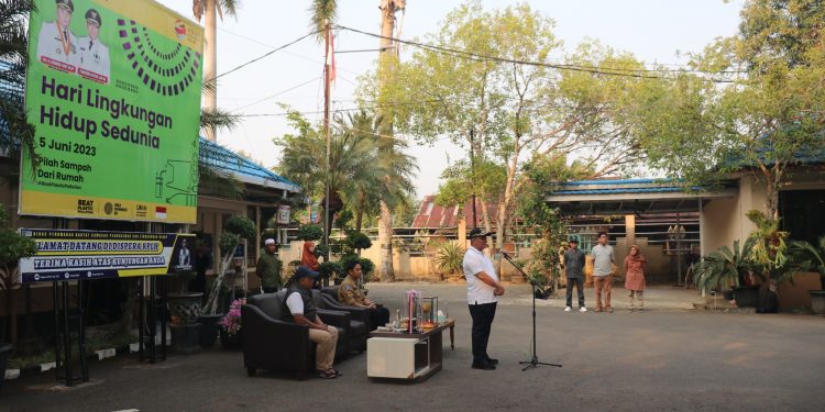 BUPATI LEPAS KARYAWAN DISPERA KPLH UNTUK MENGIKUTI PENINGKATAN KAPASITAS KINERJA