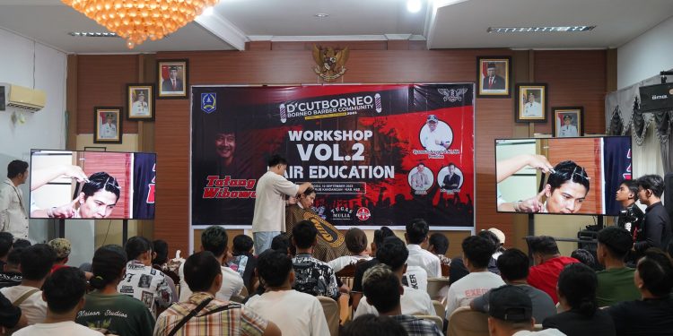 KOMUNITAS “D’CUTBORNEO” BORNEO BARBER COMMUNITY SUKSES HADIRKAN TATANG WIBOWO PADA WORKSHOP VOL. 2