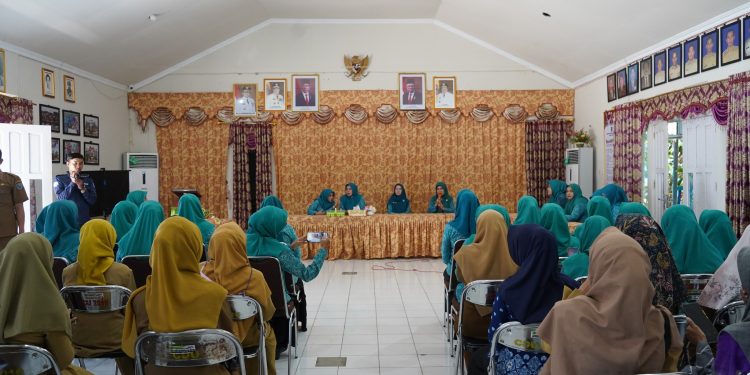 PERKUAT SINERGITAS, PJ KETUA TP. PKK KAB. HSS SILATURAHMI DENGAN TP. PKK KECAMATAN DAHA UTARA