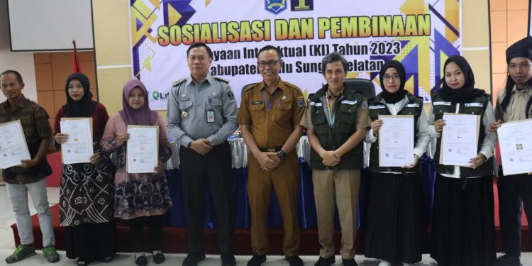 PEMKAB HSS BERSAMA KANWIL KEMENKUMHAM KALSEL GELAR SOSIALISASI DAN PEMBINAAN PENYELENGGARAAN KEKAYAAN INTELEKTUAL (KI)
