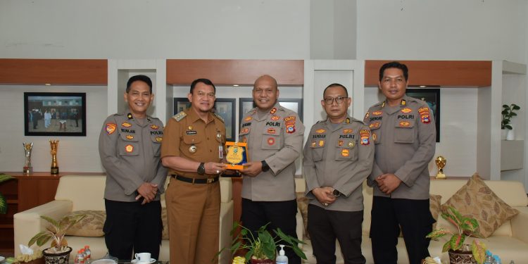 KUNJUNGAN SILATURAHMI MEMBANGUN SINERGI POLRES HSS DAN PEMERINTAH KABUPATEN HSS