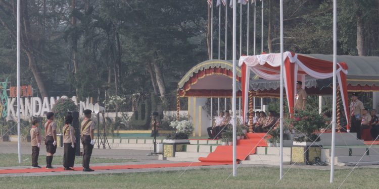 PJ BUPATI HULU SUNGAI SELATAN PIMPIN UPACARA PERINGATAN HARI PRAMUKA KE-62