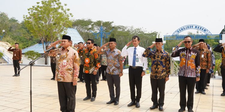 ZIARAH MAKAM PAHLAWAN: MEMUPUK SEMANGAT KEBANGSAAN DAN PERSATUAN