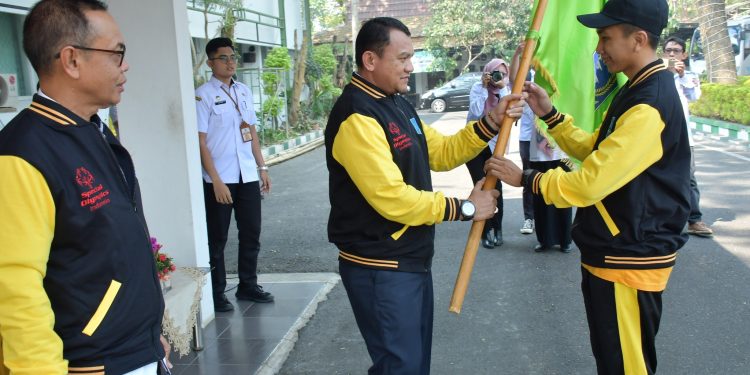 PELEPASAN KONTINGEN PESODA KAB. HSS, PJ. BUPATI HARAPKAN SEMANGAT BERTANDING UNTUK PRESTASI