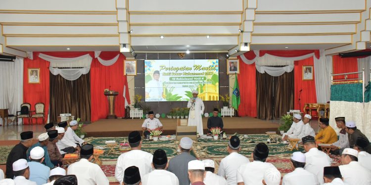 SECARA RESMI UNTUK PERTAMA KALINYA PJ. BUPATI HSS IKUTI PERINGATAN MAULIDIRRASUL DI PENDOPO