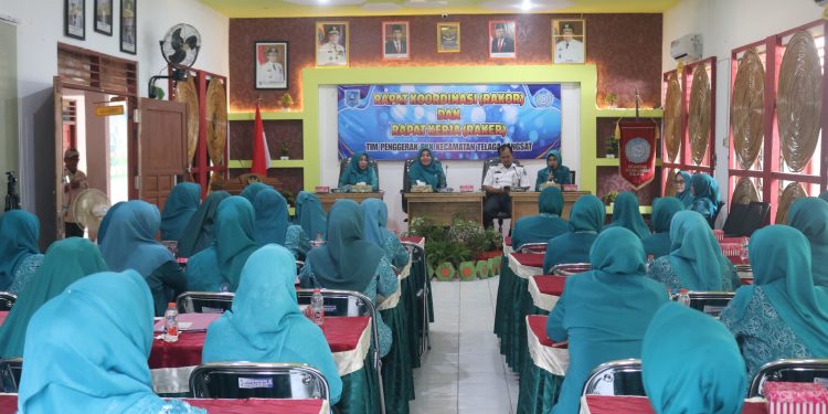 TELAGA LANGSAT MENJADI KECAMATAN KE-5 YANG DIKUNJUNGI PJ. KETUA TP. PKK KAB. HSS