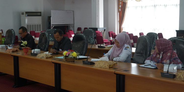 SEKRETARIS DAERAH KAB. HSS RAPAT KERJA BERSAMA PANUS DPRD HSS