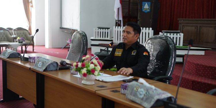 DIPIMPIN LANGSUNG KETUA, RAPAT GABUNGAN KOMISI DPRD HSS SELESAI MEMBAHAS 2 RANPERDA HSS