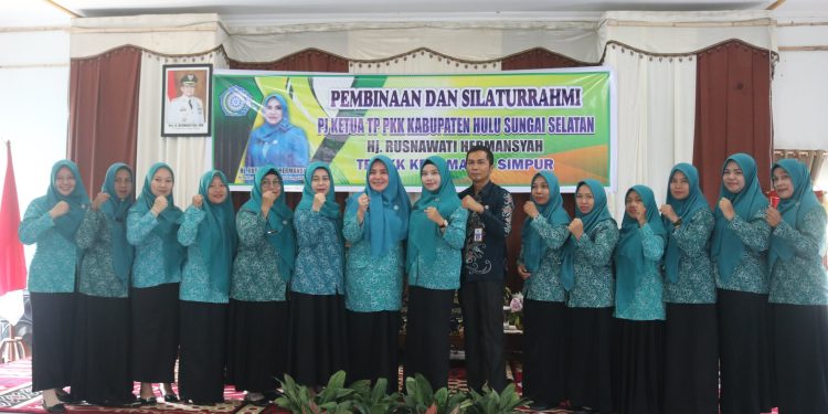 PERERAT SILATURAHMI, PJ. KETUA TP. PKK KAB. HSS KUNJUNGI TP. PKK KECAMATAN SIMPUR
