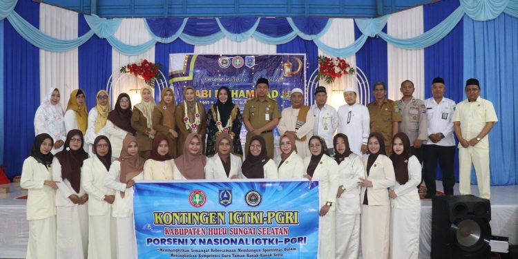 PERERAT KEBERSAMAAN, PJ KETUA TP PKK HADIRI PERINGATAN MAULID NABI MUHAMMAD SAW & LEPAS KONTINGEN PORSENI X IGTKI-PGRI KAB HSS