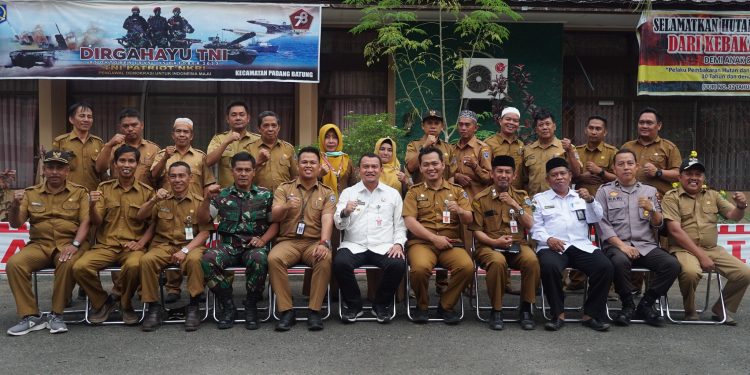 PERKUAT SINERGI DENGAN PEMERINTAH DESA, PJ. BUPATI HSS SILATURAHMI KE KECAMATAN PADANG BATUNG