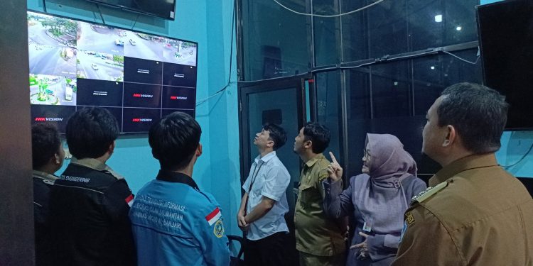 PJ BUPATI KUNJUNGI DINAS KOMUNIKASI DAN INFORMATIKA KAB. HSS