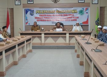 PJ BUPATI HSS BERIKAN BEASISWA DAN BERANGKATKAN MAHASISWA KE UNIVERSITAS AL-AZHAR MESIR DAN UNIVERSITAS AL-AHQAF YAMAN