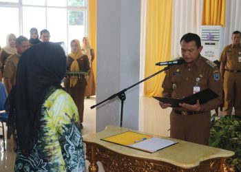 PJ BUPATI HSS KUKUHKAN BUNDA LITERASI PADA PEMBUKAAN BIMTEK PENGELOLAAN ARSIP DINAMIS DAN APLIKASI SRIKANDI