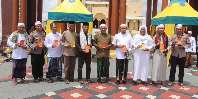 GERAKAN SEHARI SUNNAH JUM’AT “SAGAN WAKOP” JUM’AT WANGI BERBAGI MINYAK HARUM SEBELUM SHOLAT JUM’AT