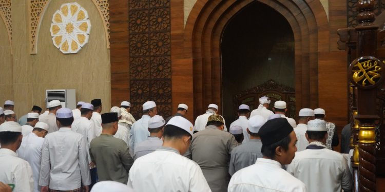GERAKAN SEHARI SUNNAH JUM’AT “SAGAN WAKOP” SAMBUT HARI JADI KAB. HULU SUNGAI SELATAN KE 73 DIAWALI SHOLAT SUBUH BERJAMAAH DAN SARAPAN BERSAMA