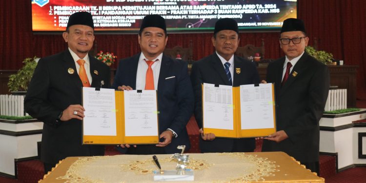RAPURNA DPRD HSS SETUJUI DAN SAHKAN RANPERDA TENTANG APBD 2024 MENJADI PERDA NO.16 TAHUN 2023