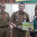 DORONG PENGEMBANGAN SEKTOR PERTANIAN, PJ. BUPATI HSS SERAHKAN ALSINTAN KEPADA 19 KELOMPOK TANI