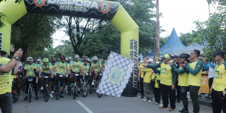 BUKA KEGIATAN FUN BIKE, PJ BUPATI HARAPKAN MASYARAKAT GEMAR BEROLAHRAGA DEMI TINGKATKAN KEBUGARAN