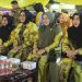 PJ. KETUA TP. PKK KAB. HSS TURUT HADIRI PEMBUKAAN EXPO DAN KUNJUNGI STAND EXPO