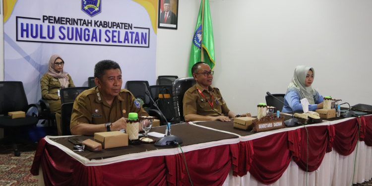 MENDEKATI PEMILU 2024, SEKDA KAB. HSS IKUTI WEBINAR NETRALITAS ASN