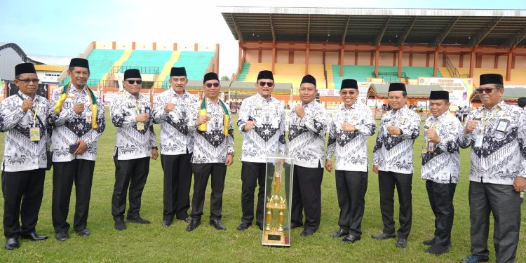 UPACARA PERINGATAN HUT KE-78 PGRI DAN HGN TAHUN 2023: TRANSFORMASI GURU WUJUDKAN INDONESIA MAJU