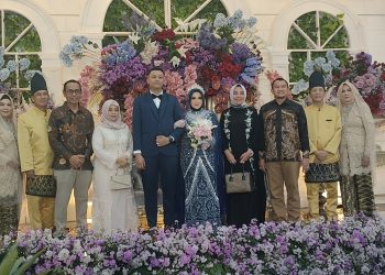 PJ BUPATI HSS DRS. H. HERMANSYAH, M.M DAN PJ KETUA PKK HSS HJ. RUSNAWATI HERMANSYAH, SE HADIRI PERNIKAHAN DR. ANANDA DESSY LUFITA