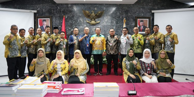 EVALUASI KINERJA OLEH INSPEKTORAT JENDERAL KEMENDAGRI RI, PJ BUPATI HSS MENDAPAT APRESIASI POSITIF