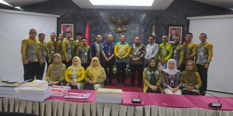 EVALUASI KINERJA OLEH INSPEKTORAT JENDERAL KEMENDAGRI RI, PJ BUPATI HSS MENDAPAT APRESIASI POSITIF