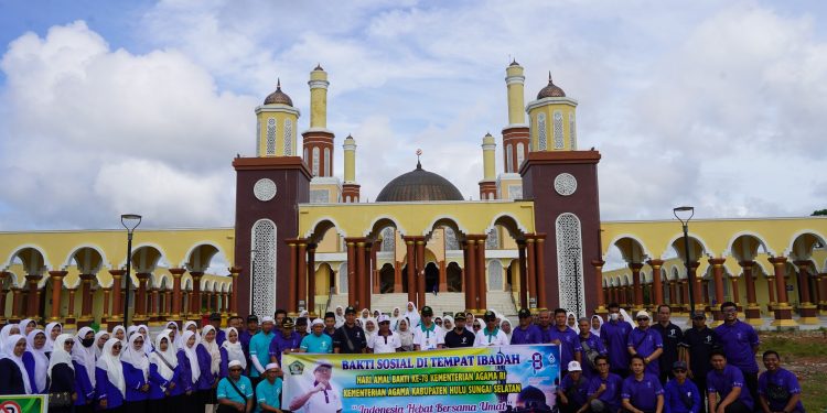 HARI AMAL BAKTI KE-78: KEMENAG HSS MERIAHKAN DENGAN APEL KHIDMAT DAN BAKTI SOSIAL