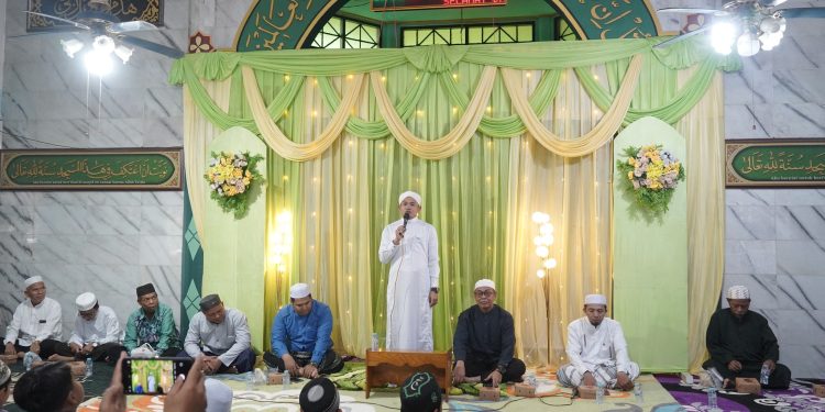 SEKDA KAB. HSS DR. H. MUHAMMAD NOOR MENYEMARAKKAN PERINGATAN ISRA MI’RAJ DAN HAUL GURU SEKUMPUL KE-19
