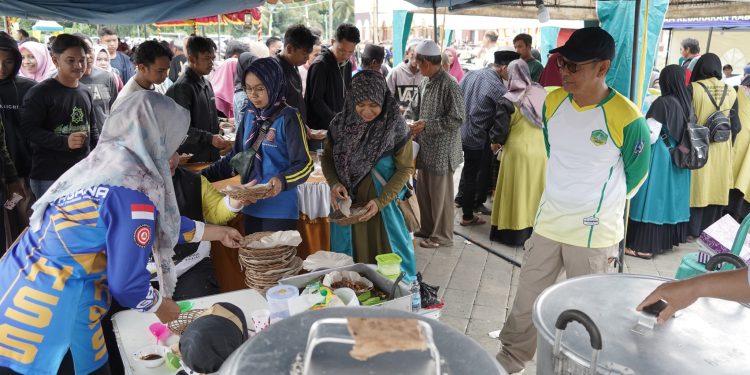 SEKDA KAB. HSS TINJAU POSKO HAUL KE 19 ABAH GURU SEKUMPUL