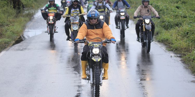 BUKA MUSRENBANG RKPD TAHUN 2025 DI KECAMATAN DAHA BARAT, PJ. BUPATI HSS NGETRAIL TINJAU LANGSUNG LOKASI USULAN