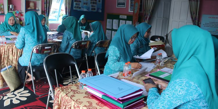 TP. PKK KAB. HSS KEMBALI LAKUKAN PENILAIAN LOMBA DI KECAMATAN DAHA UTARA