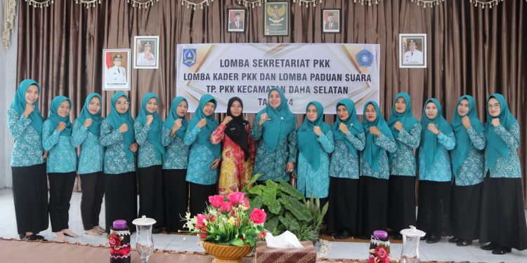 WILAYAH KECAMATAN DAHA SELATAN IKUTI PENILAIAN LOMBA PKK
