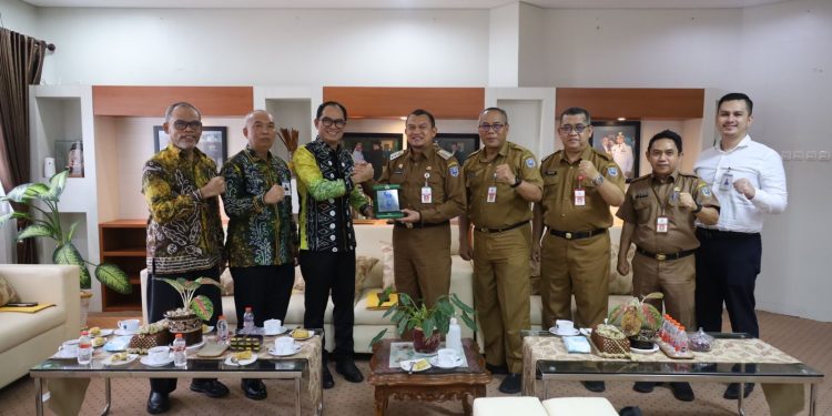 PJ. BUPATI HARAPKAN KERJASAMA DENGAN BANK KALSEL TERUS DITINGKATKAN