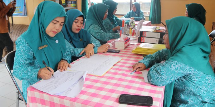 TINGKATKAN PELAKSANAAN 10 PROGRAM POKOK PKK, TP-PKK KAB. HSS GELAR LOMBA