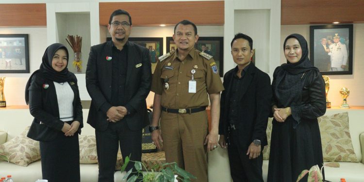 PJ. BUPATI HSS TERIMA AUDIENSI GENERAL MANAGER GRAND QIN HOTEL BANJARBARU