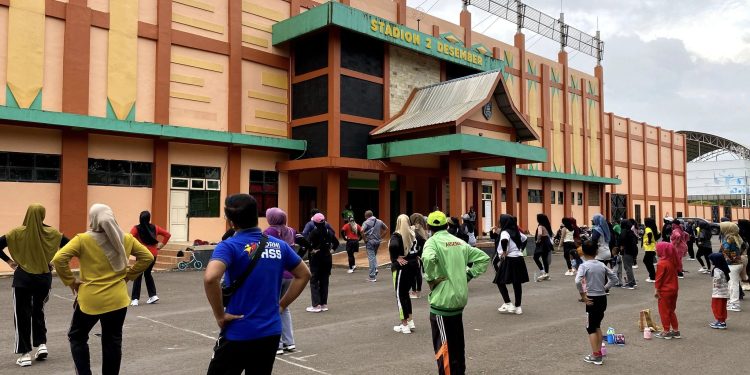 TINGKATKAN SEMANGAT OLAHRAGA MASYARAKAT BUMI RAKAT MUFAKAT, KORMI DAN ASIAFI KAB. HSS GELAR KEGIATAN AEROBIK BERSAMA