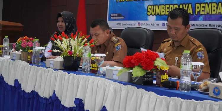 PJ BUPATI HSS HADIRI RAPAT KOORDINASI PELAKSANAAN PROGRAM KETAHANAN KELUARGA ANTI NARKOBA BERBASIS SUMBER DAYA PEMBANGUNAN DESA