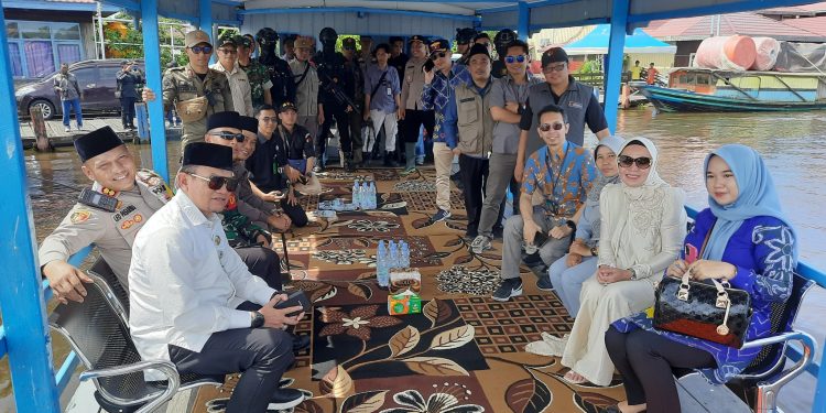 KEHANGATAN PEMILU 2024: PJ BUPATI HSS BERSAMA FORKOPIMDA MEMBAUR BERSAMA MASYARAKAT DAHA