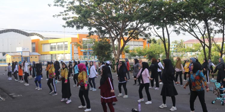SEMANGAT SEHAT BERSAMA: AEROBIK BERSAMA TINGKATKAN MINAT OLAHRAGA DI BUMI RAKAT MUFAKAT