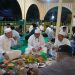 PEMKAB HSS GELAR SAFARI RAMADHAN DENGAN BERBUKA PUASA DAN SHOLAT MAGRIB BERJAMAAH BERSAMA MASYARAKAT DESA LONGAWANG