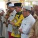 SETELAH BERBAGI KASIH, PJ BUPATI HSS SHOLAT JUM’AT DAN BERSILATURAHMI DI DESA BATANG KULUR TENGAH
