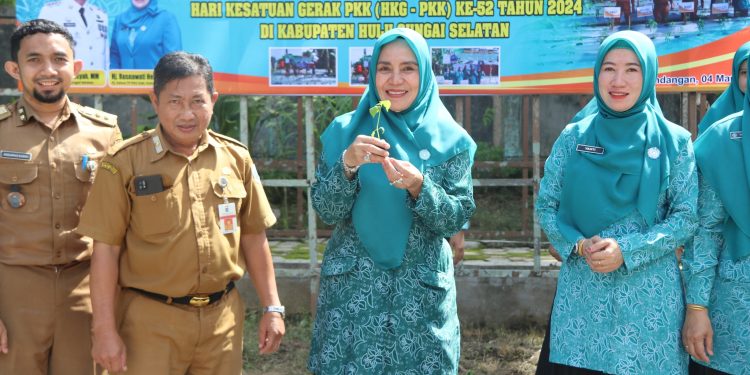 PERINGATI HKG-PKK KE-52, TP PKK KAB.HSS SUKSESKAN GERAKAN TANAM CABAI SERENTAK