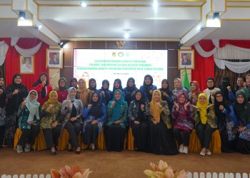 MEMPERERAT TALI SILATURAHMI: KUNJUNGAN DHARMA WANITA PERSATUAN PROVINSI KALSEL KE KABUPATEN HSS