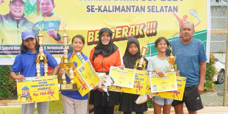 PAMAN BIRIN CUP 2024: IBU PJ TP PKK HSS APRESIASI KEJAYAAN TENIS LAPANGAN